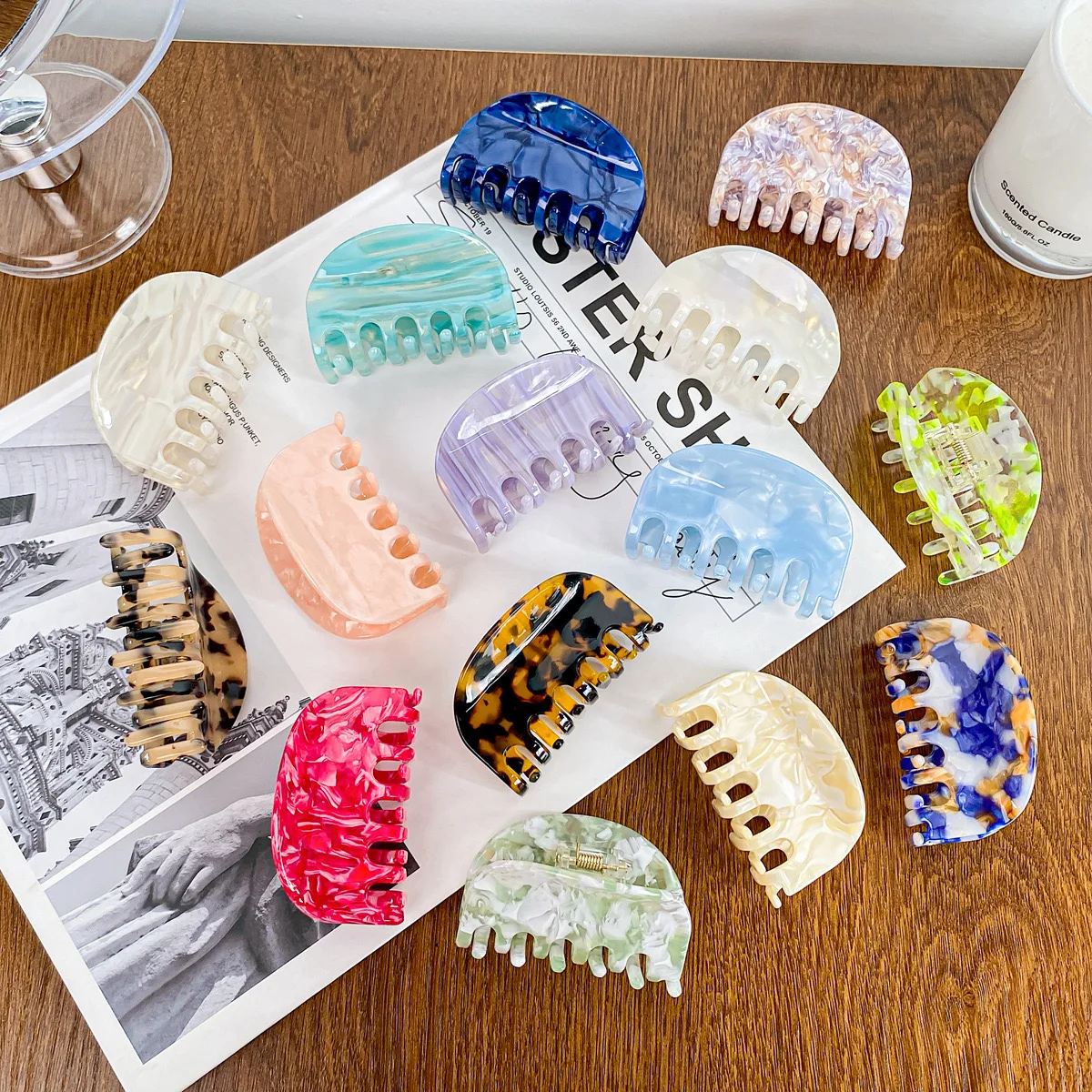 Medium Claw Hair Clips Matte Rectangle Candy Color Plastic Frosted Hair Claw New 
Medium Claw Hair Clips Matte Rectangle Candy Color Plastic Frosted Hair Claw New