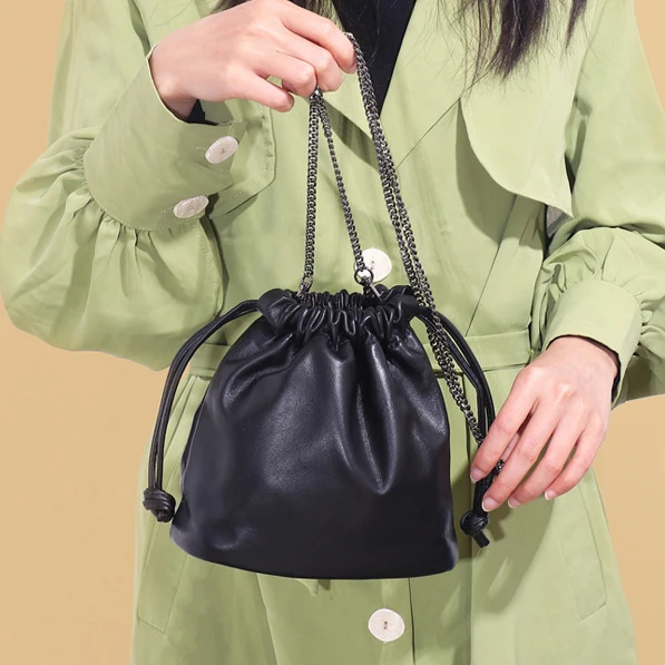 TS8135 2021 Trendy Bucket Bag Genuine Leather Drawstring Soft Handbags Women Crossbody Shoulder Bag
TS8135 2021 Trendy Bucket Bag Genuine Leather Drawstring Soft Handbags Women Crossbody Shoulder Bag