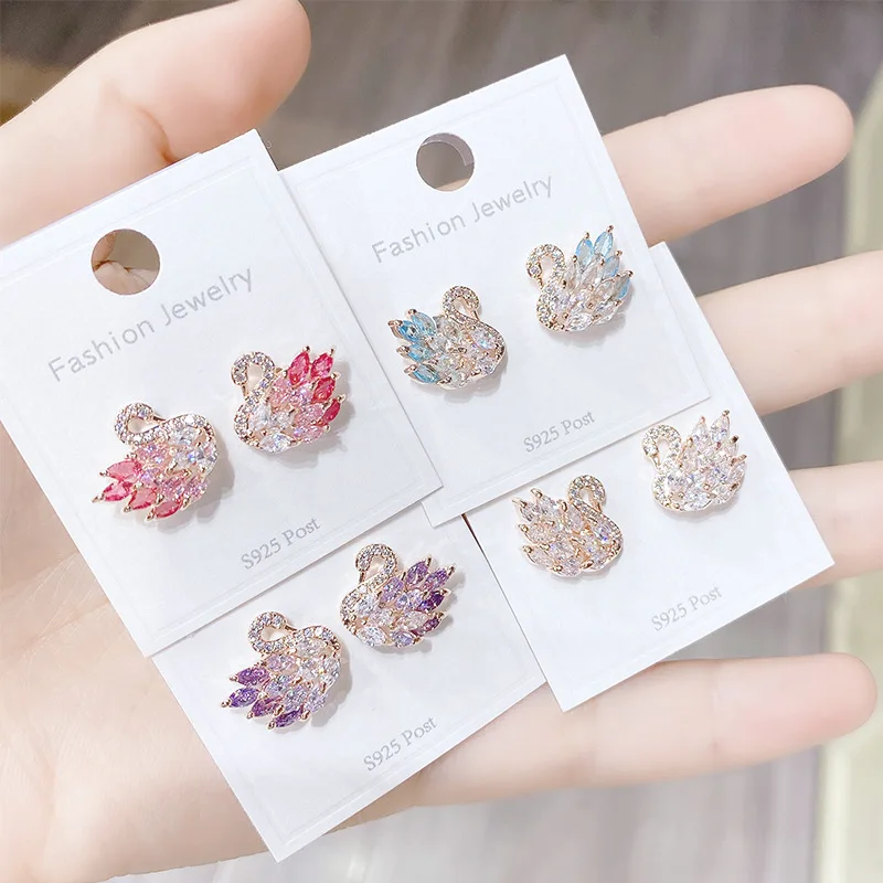 Trendy Swan Shape Stud Earrings For Women Rose Gold Plated Bling Zircon Earrings 2021 Gift
Trendy Swan Shape Stud Earrings For Women Rose Gold Plated Bling Zircon Earrings 2021 Gift