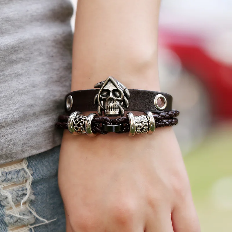 European And American New Jewelry Retro Punk Beaded Skeleton Woven Leather Bracelet For Men
European And American New Jewelry Retro Punk Beaded Skeleton Woven Leather Bracelet For Men