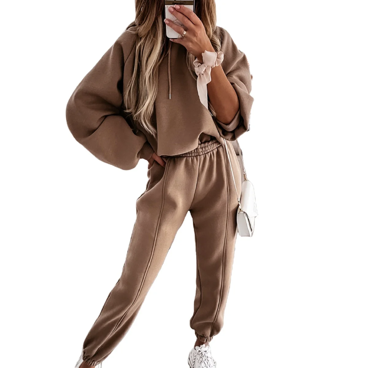 2021 Spring Solid Color Long Sleeve Hooded Velvet Tracksuits Street Outfit Casual Sportswear Shirt Pants Suits 2pc Set for Women
2021 Spring Solid Color Long Sleeve Hooded Velvet Tracksuits Street Outfit Casual Sportswear Shirt Pants Suits 2pc Set for Women