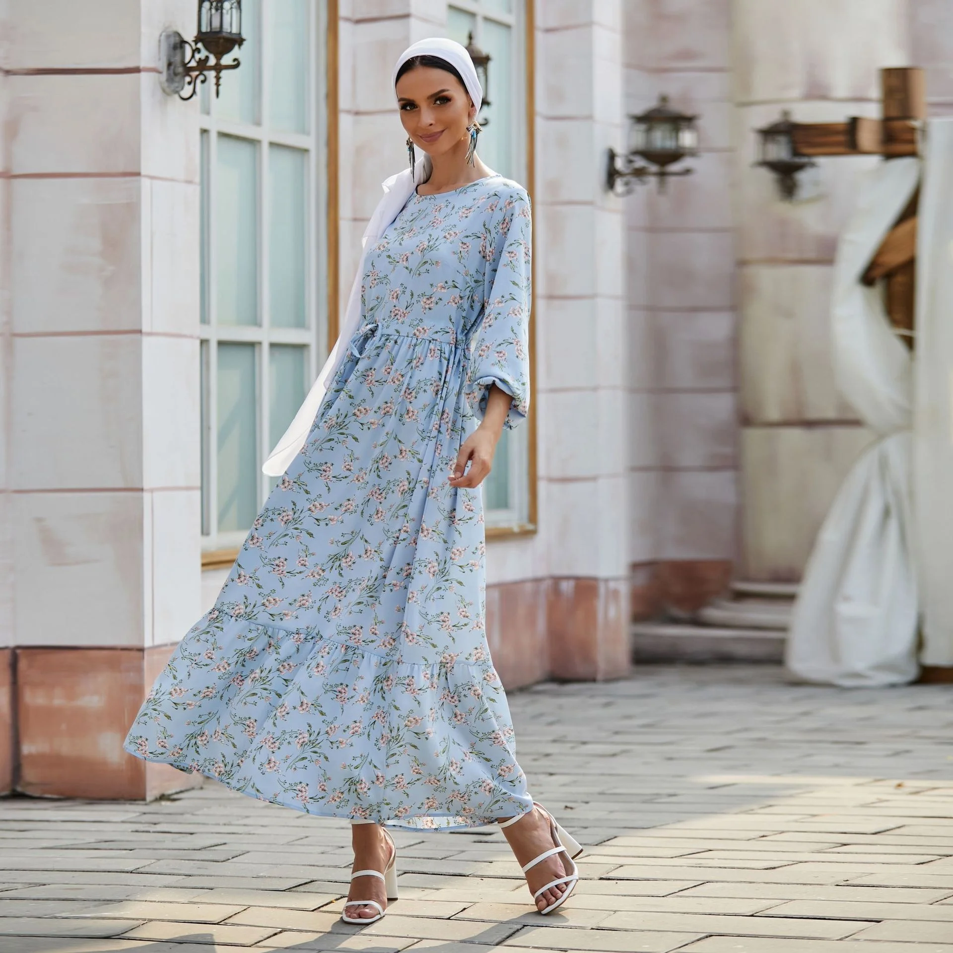 2021 New Tiered Ruffled Lurex Floral Maxi Dress V Neck Elasticized Sleeve Muslim Women Islamic Hijab Gown Dubai Turkey Abaya, 1 color
2021 New Tiered Ruffled Lurex Floral Maxi Dress V Neck Elasticized Sleeve Muslim Women Islamic Hijab Gown Dubai Turkey Abaya, 1 color