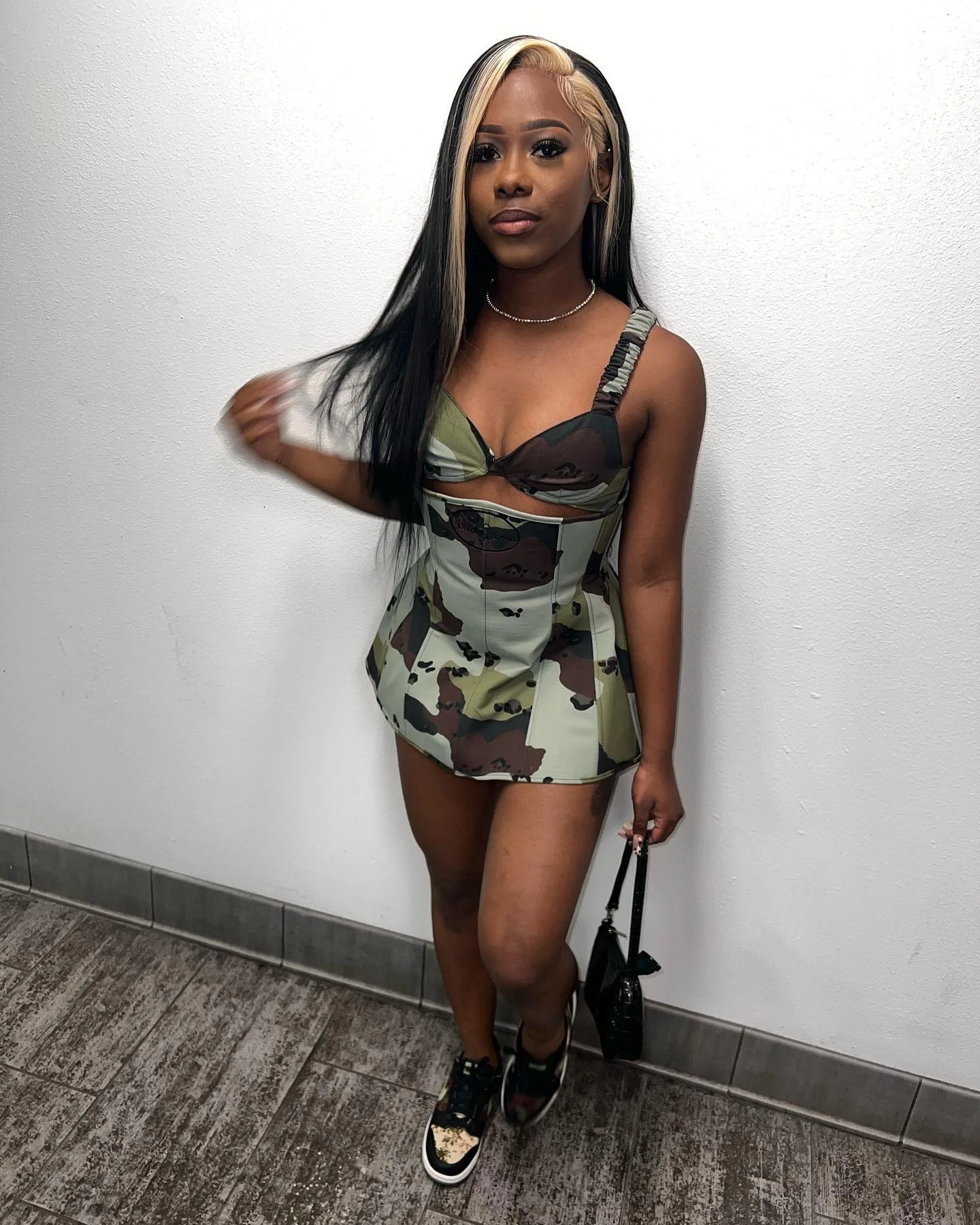 C1278 Wholesale Summer new fashion camouflage print 2-piece sexy maxi skirt set for women
C1278 Wholesale Summer new fashion camouflage print 2-piece sexy maxi skirt set for women