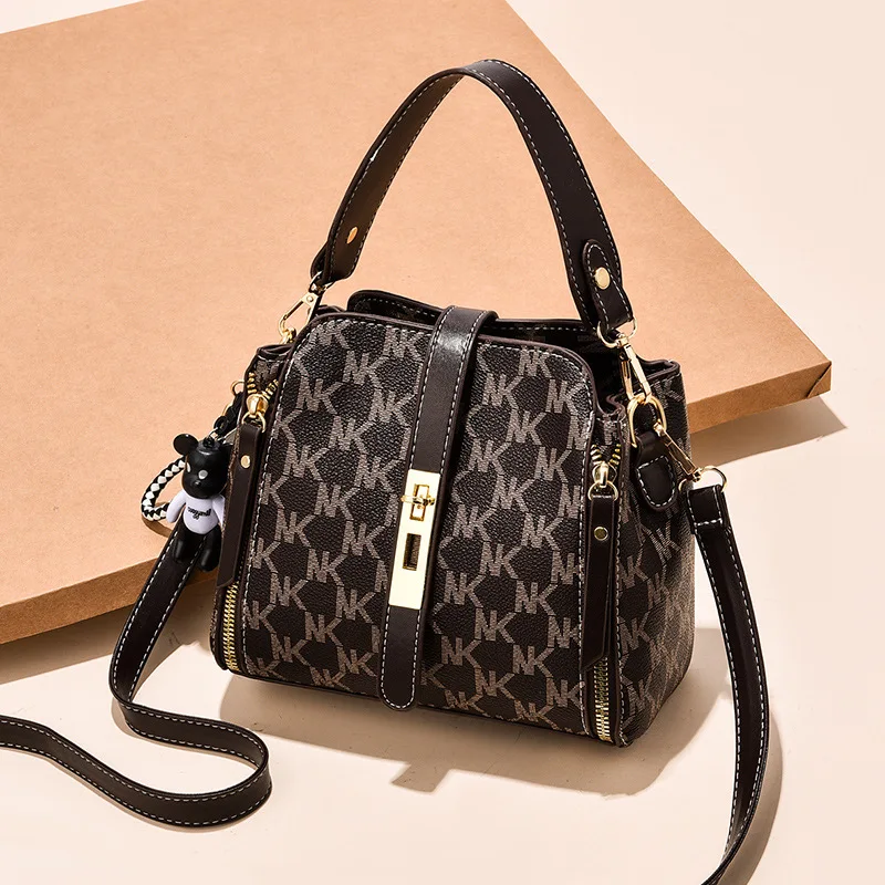 DF9003 2020 new arrivals best selling women pu leather purses handbags smell proof handbag hongxin in bulk
DF9003 2020 new arrivals best selling women pu leather purses handbags smell proof handbag hongxin in bulk