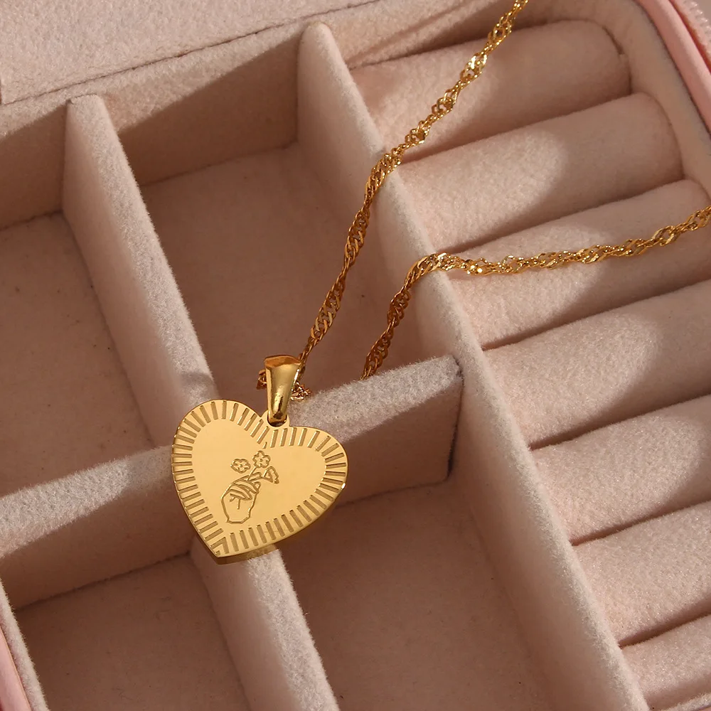 Wholesale Fashion Heart Jewelry 18k Gold Plated Stainless Steel Necklace Heart Pendant Engrave Flower Necklace For Women Girls, Silver(steel), gold, rose gold
Wholesale Fashion Heart Jewelry 18k Gold Plated Stainless Steel Necklace Heart Pendant Engrave Flower Necklace For Women Girls, Silver(steel), gold, rose gold