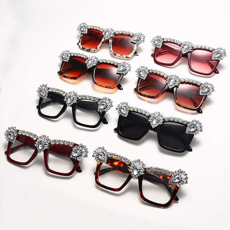 Fashion Handmade Thicken PC Big Frame Gradient UV400 PC Lens Oversized Luxury Brand Diamonds Sun Glasses For Women Ladies Girls
Fashion Handmade Thicken PC Big Frame Gradient UV400 PC Lens Oversized Luxury Brand Diamonds Sun Glasses For Women Ladies Girls