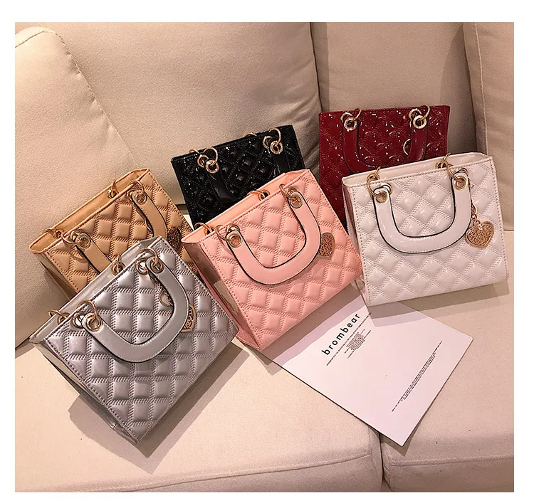 Hot Sales Large Handbags for Women 2021 Women Plaid Hand Bags Luxury Handbags for Women Designer Purses and Handbags Ladies
Hot Sales Large Handbags for Women 2021 Women Plaid Hand Bags Luxury Handbags for Women Designer Purses and Handbags Ladies