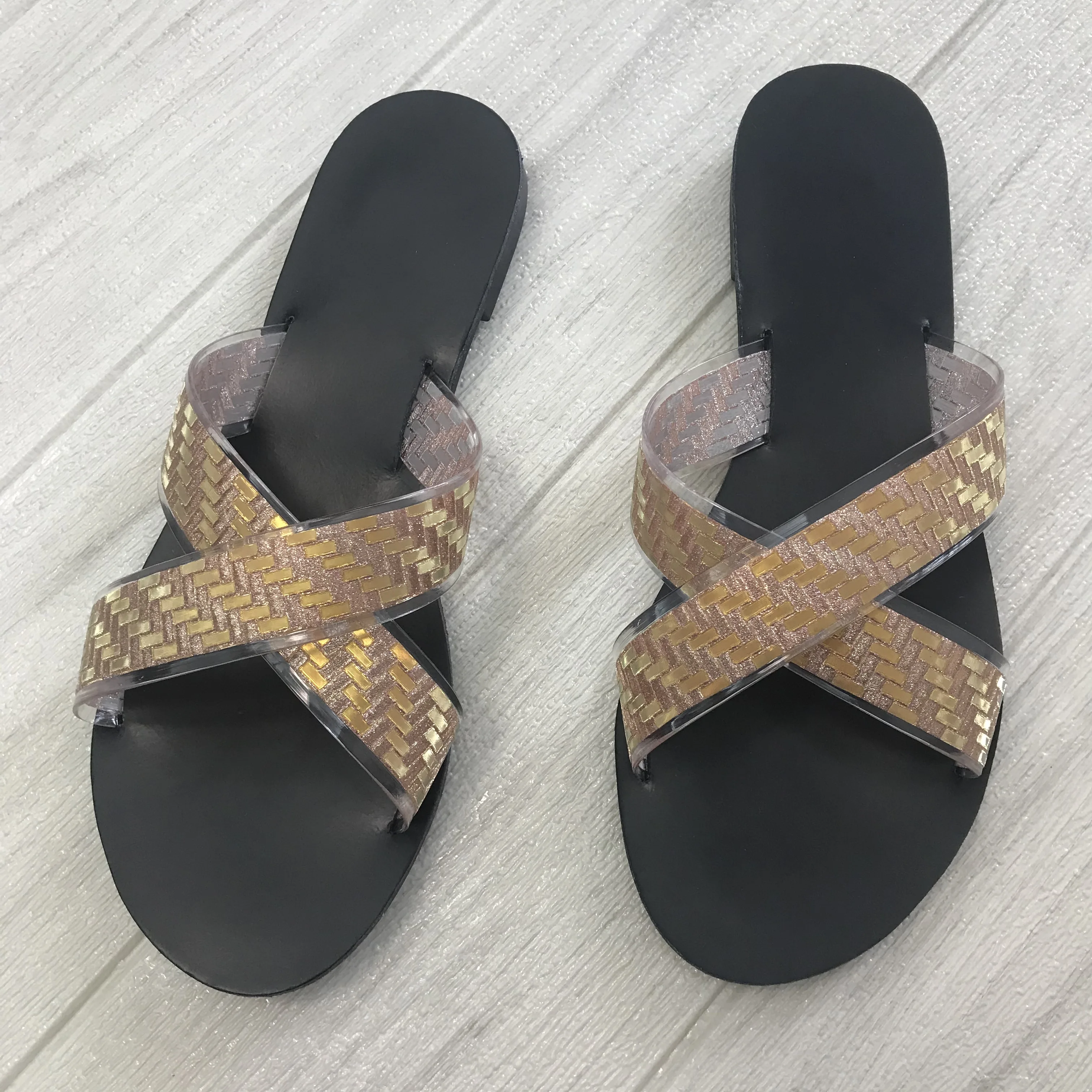 Dropshipping shoes Wholesale price summer glitter womens flat sandals cross strap casual slipper
Dropshipping shoes Wholesale price summer glitter womens flat sandals cross strap casual slipper