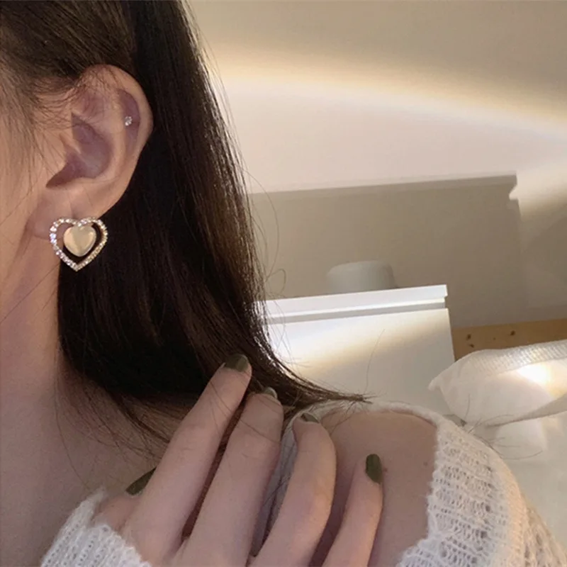 Vershal A781 High Quality Gold Plated Pave Rhinestone Cat's Eye Heart Stud Earrings For Women
Vershal A781 High Quality Gold Plated Pave Rhinestone Cat's Eye Heart Stud Earrings For Women