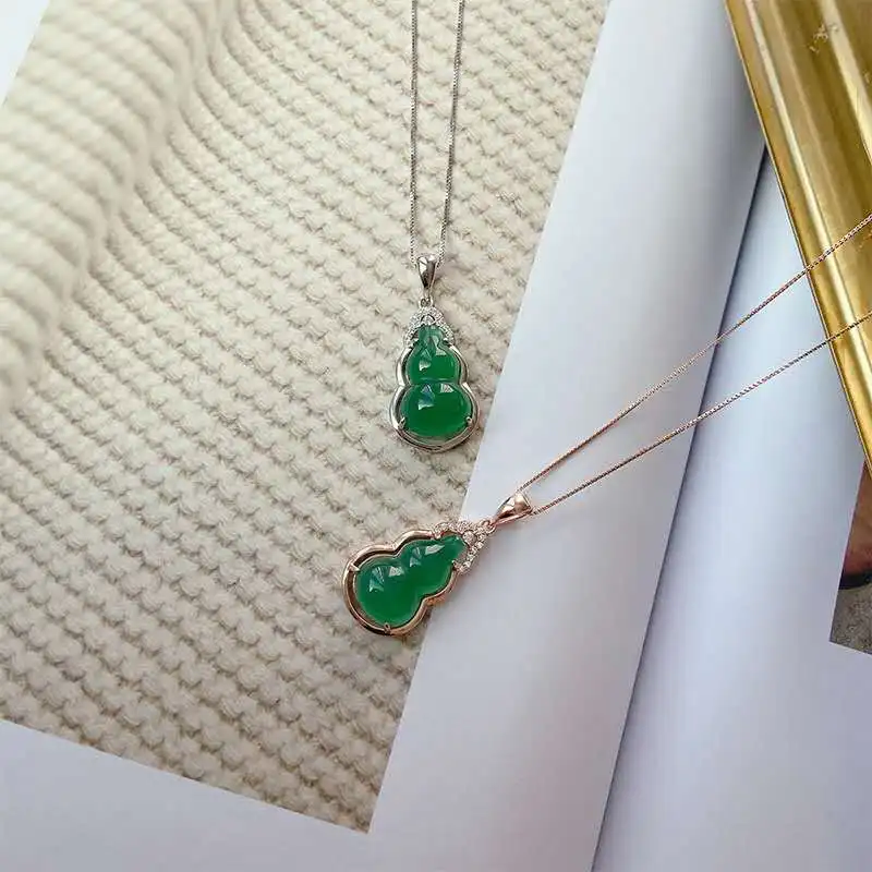 S925 calabash necklace female sterling silver inlaid with natural turquoise chalcedine pendant for Mother's Day
S925 calabash necklace female sterling silver inlaid with natural turquoise chalcedine pendant for Mother's Day