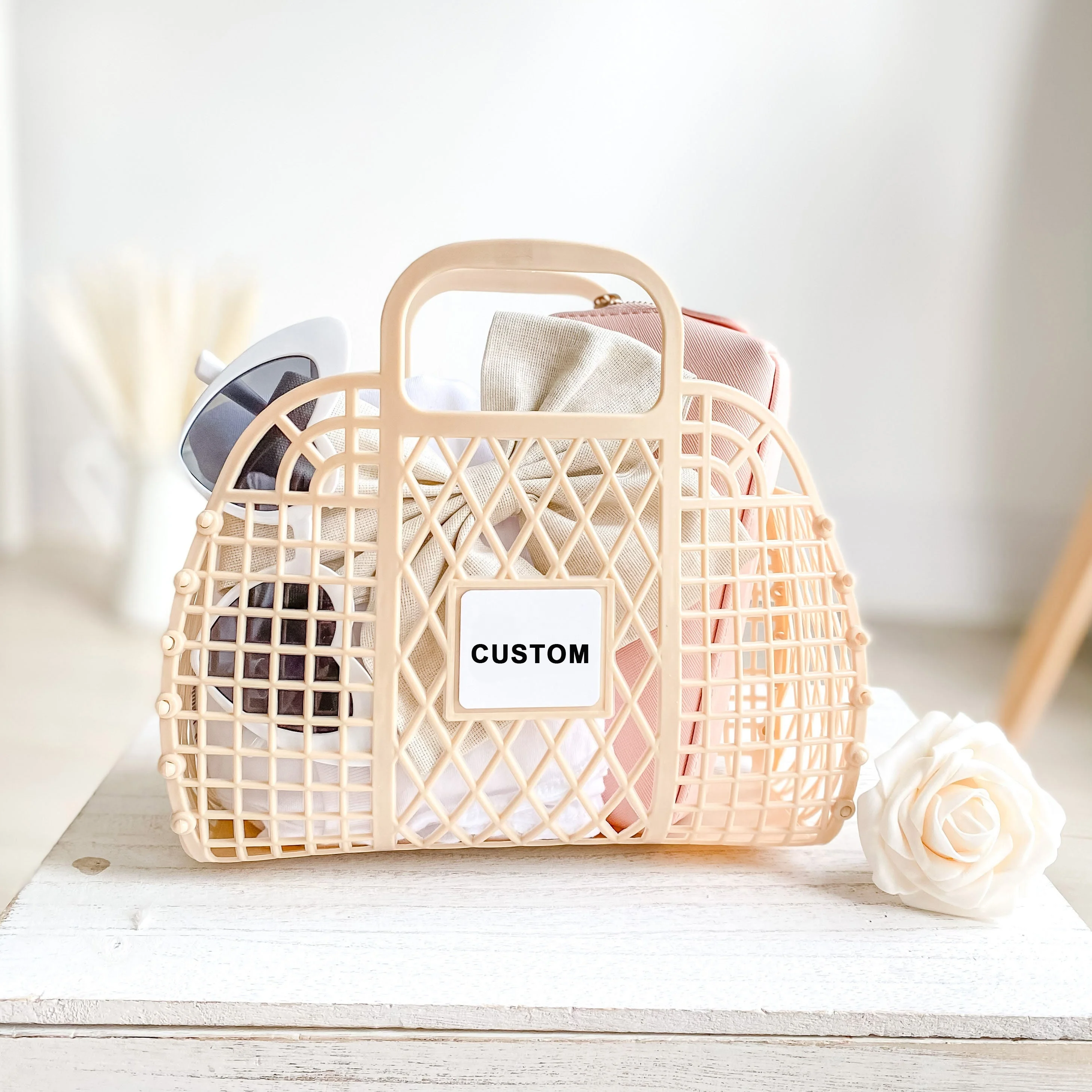 Personalized Retro Vintage foldable Plastic PVC Jelly basket Bag Beach Bag handbag Purse for Girls Women Party Favor Bags
Personalized Retro Vintage foldable Plastic PVC Jelly basket Bag Beach Bag handbag Purse for Girls Women Party Favor Bags