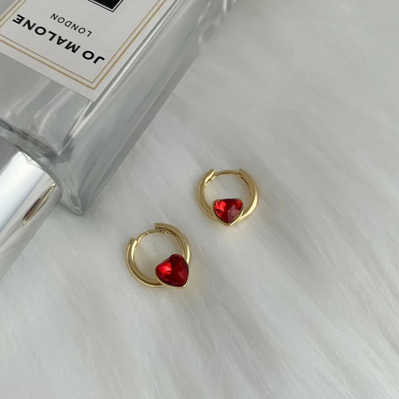 Vershal D-47 New Arrival 18k Gold Plated Minimalist Red Heart Hoop Earrings For Women Jewelry
Vershal D-47 New Arrival 18k Gold Plated Minimalist Red Heart Hoop Earrings For Women Jewelry