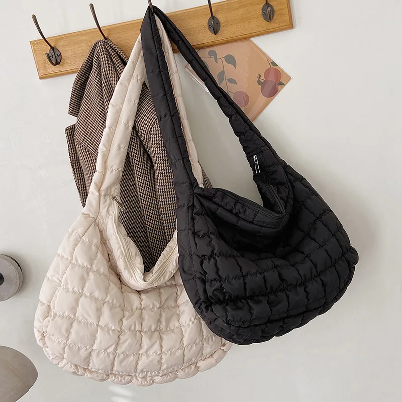2021 New designer fashion hand bags women large capacity shopping shoulder bag ladies winter charm handbags wholesale, 2 colors
2021 New designer fashion hand bags women large capacity shopping shoulder bag ladies winter charm handbags wholesale, 2 colors