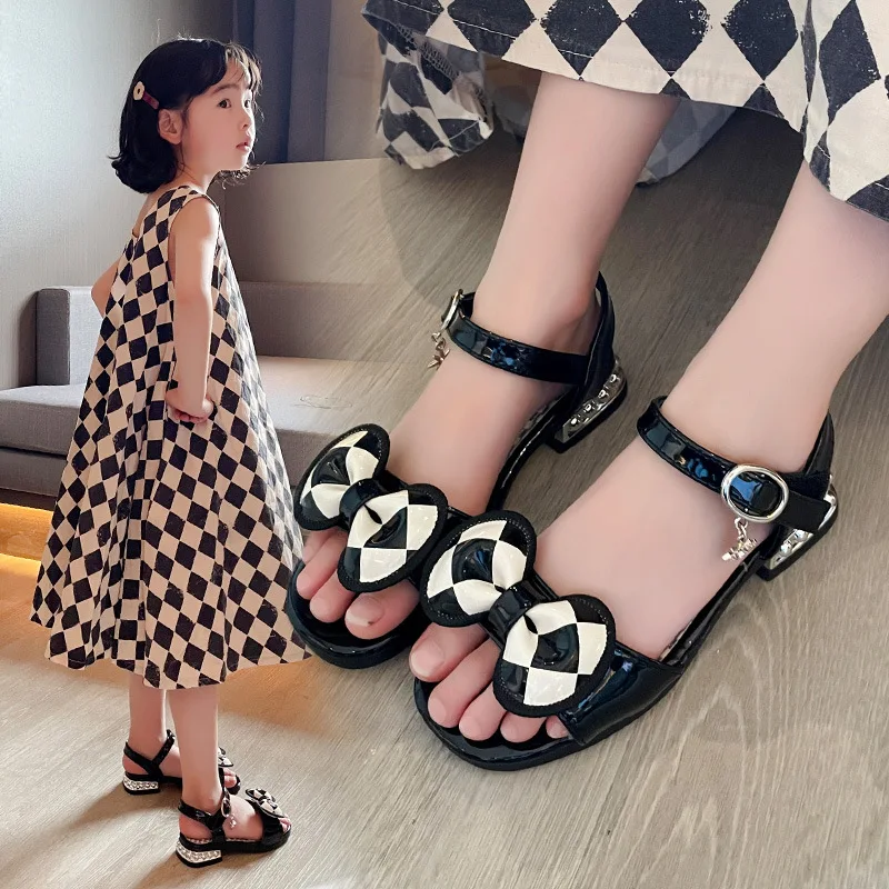 Hot selling 2022 Girls sandals new Trendy Plaid bow 3 cm heel shoes beach SANDALS summer girls shoes KIDS
Hot selling 2022 Girls sandals new Trendy Plaid bow 3 cm heel shoes beach SANDALS summer girls shoes KIDS