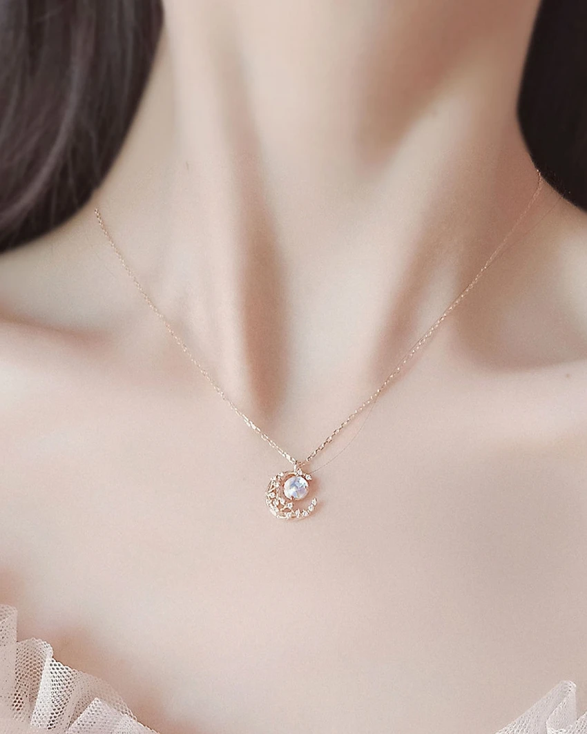 Moon Necklace female S925 sterling silver tide net red advanced sense simple temperament clavicle chain
Moon Necklace female S925 sterling silver tide net red advanced sense simple temperament clavicle chain
