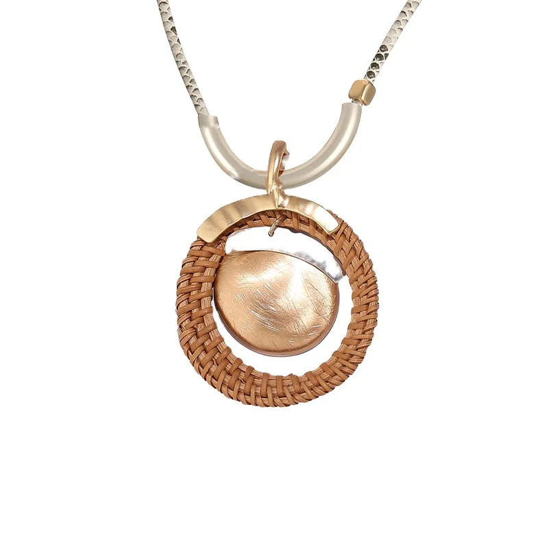 New Spring Winter Leopard Cord Wood Circle Round Pendant Women Long Sweater Chain
New Spring Winter Leopard Cord Wood Circle Round Pendant Women Long Sweater Chain