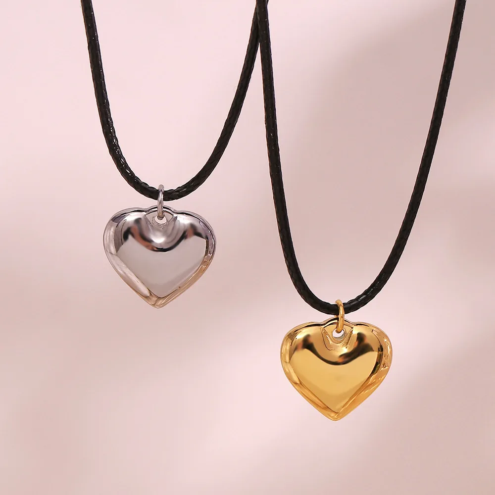 Hot Selling PVD Gold Plated Necklace Leather Rope Chain Necklace Stainless Steel Heart Pendant Necklace For Women
Hot Selling PVD Gold Plated Necklace Leather Rope Chain Necklace Stainless Steel Heart Pendant Necklace For Women