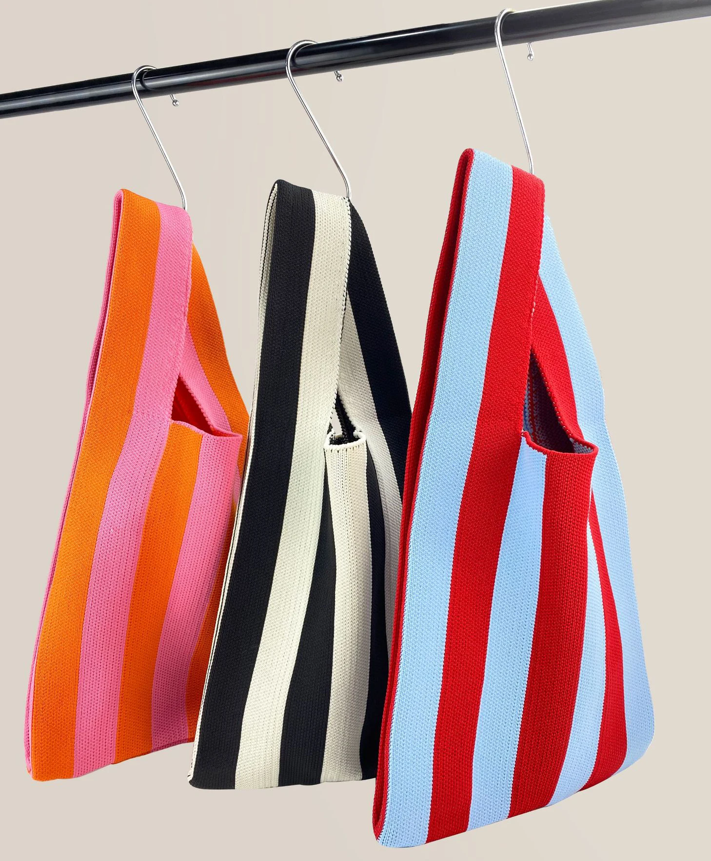 Unique fresh color match stripes knitted bag women purse Fashion cute letter pattern woolen knitting tote hand bag ladies
Unique fresh color match stripes knitted bag women purse Fashion cute letter pattern woolen knitting tote hand bag ladies