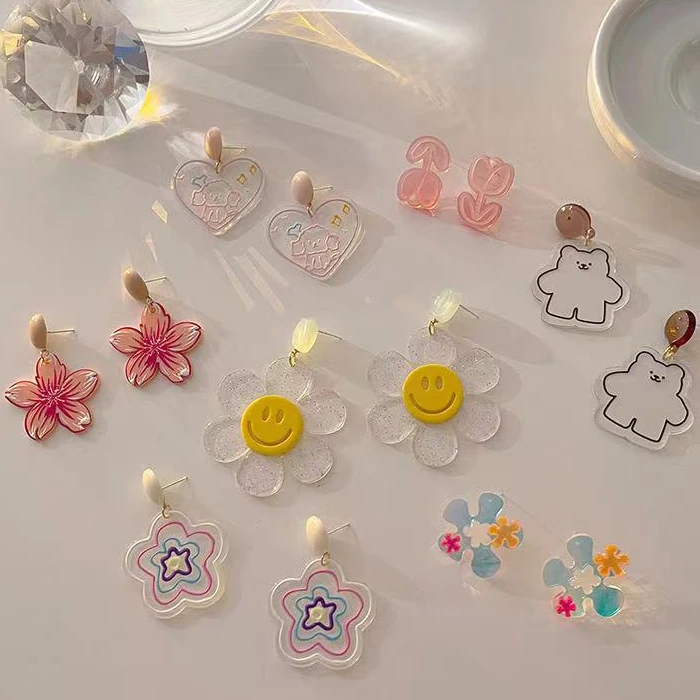 Wholesale Korean fashion various types acrylic heart shaped personalized pendant earrings
Wholesale Korean fashion various types acrylic heart shaped personalized pendant earrings