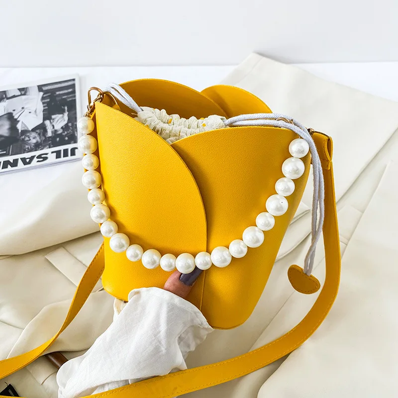 2021 summer trendy drawstring pearl ruffles small lady crossbody pearl chain drawstring bucket bag high quality, Ladies crossbody bucket bag
2021 summer trendy drawstring pearl ruffles small lady crossbody pearl chain drawstring bucket bag high quality, Ladies crossbody bucket bag