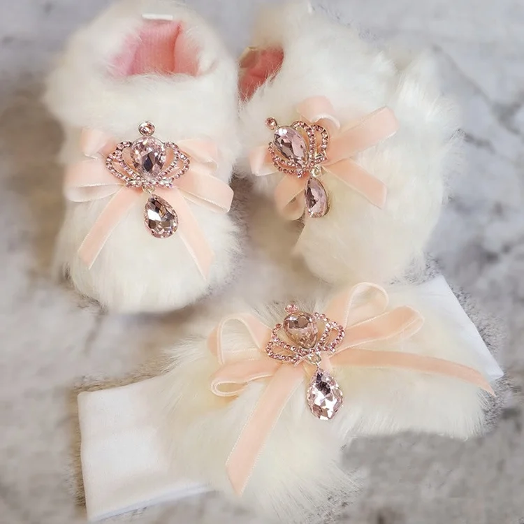 New Arrival Crystal Crown Newborn Toddler Bling Shoes Fur Plush Warm Winter Baby Boots with Headband Set
New Arrival Crystal Crown Newborn Toddler Bling Shoes Fur Plush Warm Winter Baby Boots with Headband Set