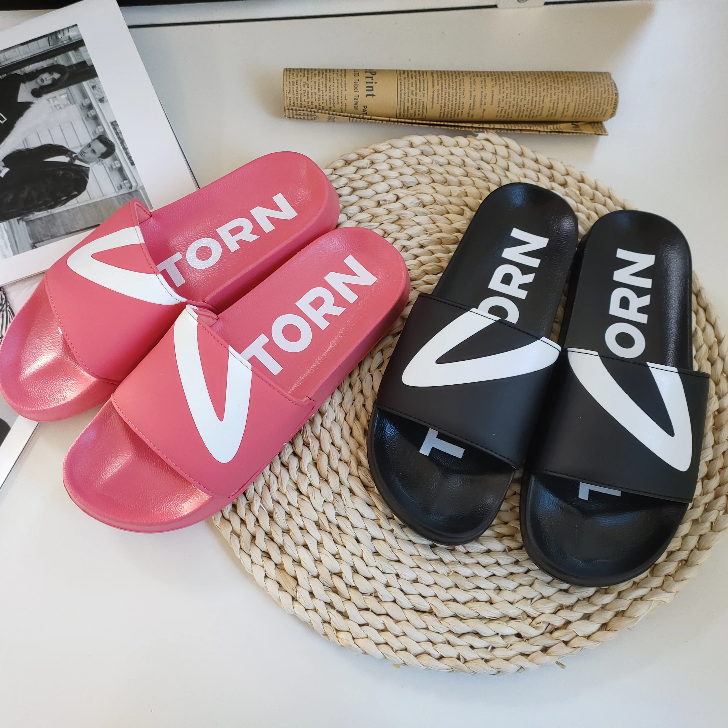 Fashion men indoor use slipper comfortable non-slip summer indoor slippers for unisex, Customized color
Fashion men indoor use slipper comfortable non-slip summer indoor slippers for unisex, Customized color