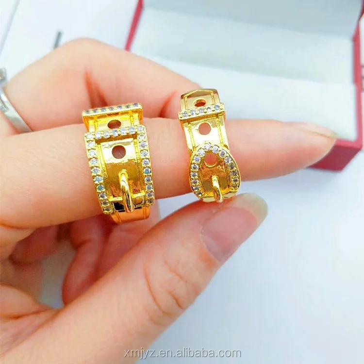 Dubai Gold Micro Inlaid Couple Ring Brass Gold Plated Belt Ring Exquisite Gold Alloy Jewelry For Men And Women
Dubai Gold Micro Inlaid Couple Ring Brass Gold Plated Belt Ring Exquisite Gold Alloy Jewelry For Men And Women