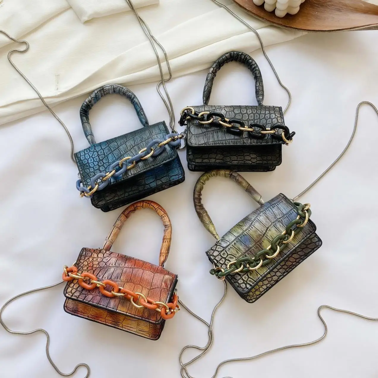Luxury Jelly Purses And Handbags For Women Mini Vintage Snake Print Shoulder Bag Handbag Vendors Fashion Shoulder Handbag 2021
Luxury Jelly Purses And Handbags For Women Mini Vintage Snake Print Shoulder Bag Handbag Vendors Fashion Shoulder Handbag 2021