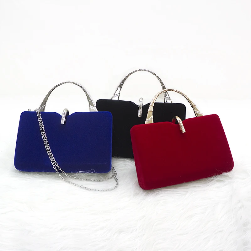 Crown evening bag girls party clutch dinner purse red heart lips drop shape rhinestone metal bag handmade bag lady
Crown evening bag girls party clutch dinner purse red heart lips drop shape rhinestone metal bag handmade bag lady