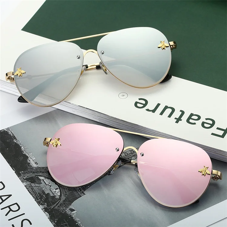LFJ-40 Bee Sunglasses Luxury Women Mens Metal Frame Sunglasses Sun Glasses 2021 Trend Shades Sunglasses Wholesale
LFJ-40 Bee Sunglasses Luxury Women Mens Metal Frame Sunglasses Sun Glasses 2021 Trend Shades Sunglasses Wholesale