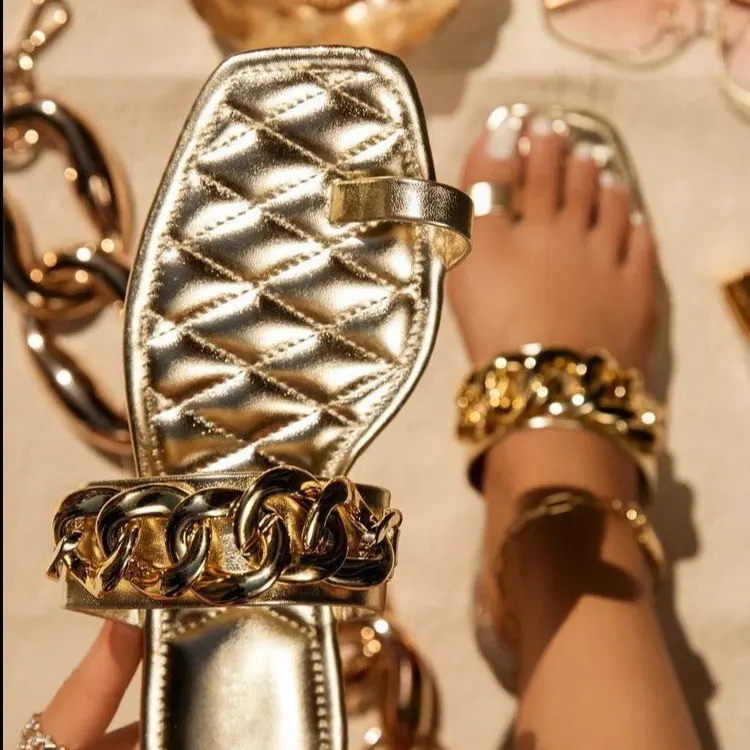 2021 New Style Summer Ladies Fashion Women Chain Square Toe Slipper Flip Flop Women's Casual Beach Shoes Female
2021 New Style Summer Ladies Fashion Women Chain Square Toe Slipper Flip Flop Women's Casual Beach Shoes Female