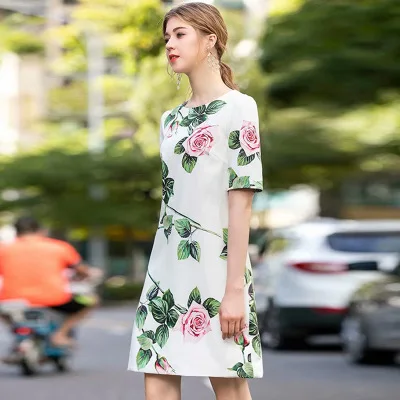 High quality Vintage rose floral print imitate silk cotton dress with short sleeves summer loose A-line skirt casual dress
High quality Vintage rose floral print imitate silk cotton dress with short sleeves summer loose A-line skirt casual dress