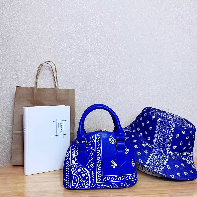 New Women Personality Shoulder Bag Purses Thick Chains Messenger Bag Luxury Large Handbags Decorative Pattern Crossbody Bag
New Women Personality Shoulder Bag Purses Thick Chains Messenger Bag Luxury Large Handbags Decorative Pattern Crossbody Bag