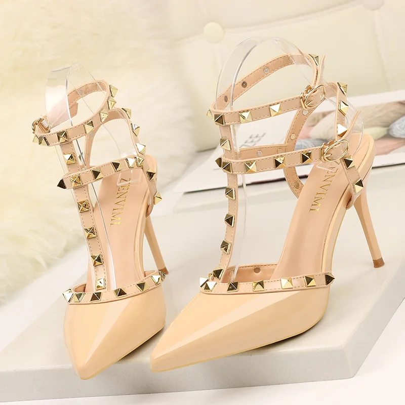 Rivet High Heels Luxury Designer Women Shoes Ladies Pumps Sexy Spring Summer 2020 Fashion Sandals Office Dress White Black Shoes, Picture shown
Rivet High Heels Luxury Designer Women Shoes Ladies Pumps Sexy Spring Summer 2020 Fashion Sandals Office Dress White Black Shoes, Picture shown