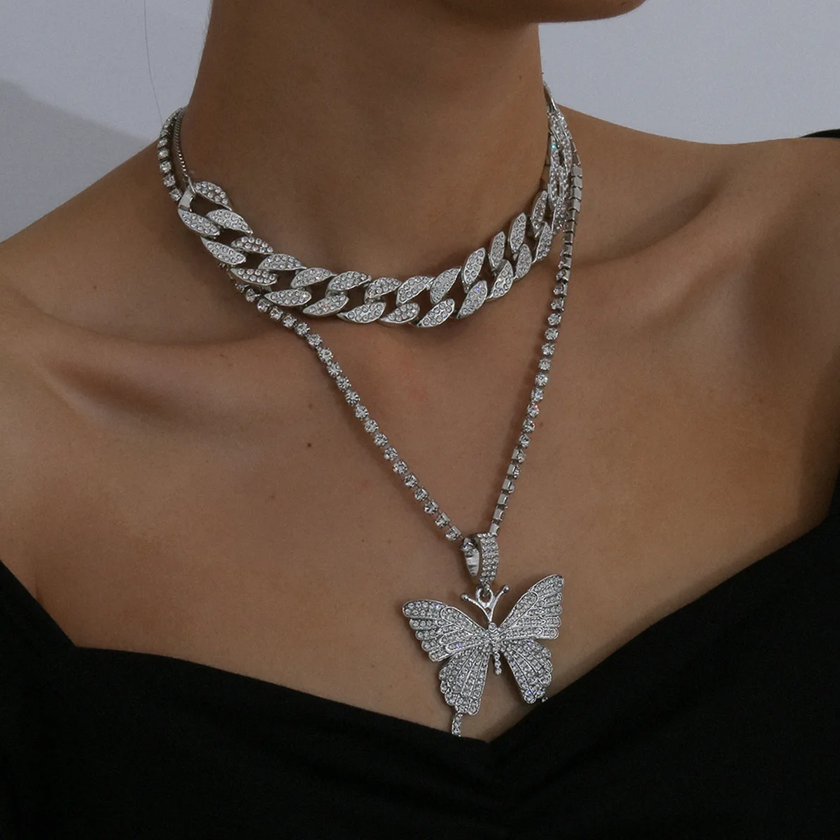 Hot selling 2021 new arrival american fashion women elegant temperament full of rhinestones pendant butterfly necklace, Picture shows
Hot selling 2021 new arrival american fashion women elegant temperament full of rhinestones pendant butterfly necklace, Picture shows