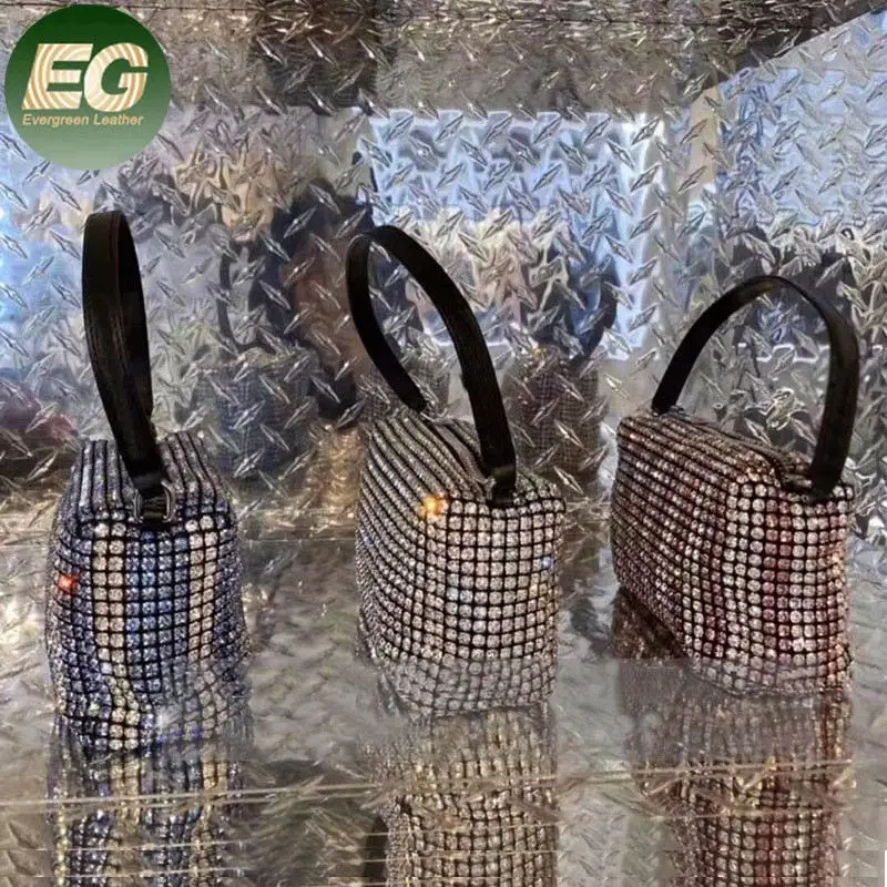 LEB1274 Diamond fancy hand bags for women chain mesh rhinestone pouch boston guangzhou shining glitter tote bag
LEB1274 Diamond fancy hand bags for women chain mesh rhinestone pouch boston guangzhou shining glitter tote bag