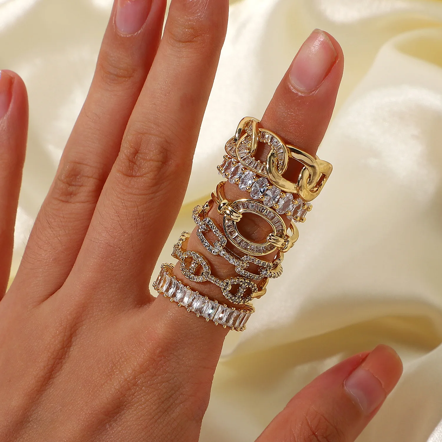 Chunky twist hypoallergenic stainless steel thick gold plated wedding engagement band gemstone moissanite crystal ring for women
Chunky twist hypoallergenic stainless steel thick gold plated wedding engagement band gemstone moissanite crystal ring for women