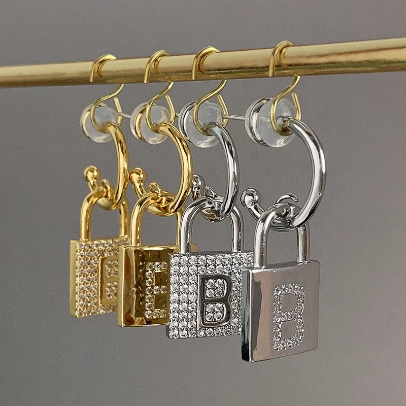 Fashion High-end B Letter Lock Women S925 Silver Needle Full Diamond Gold Plated Pendant Earrings, As picture
Fashion High-end B Letter Lock Women S925 Silver Needle Full Diamond Gold Plated Pendant Earrings, As picture