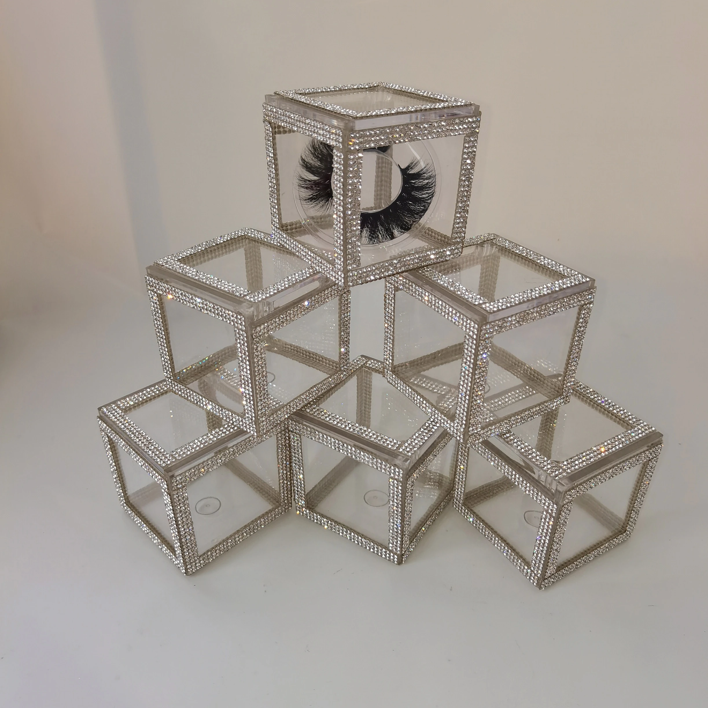 custom eyelash box packaging Eyelashes Rhinestone clear lash box Bling slide drawer eyelash packaging box
custom eyelash box packaging Eyelashes Rhinestone clear lash box Bling slide drawer eyelash packaging box
