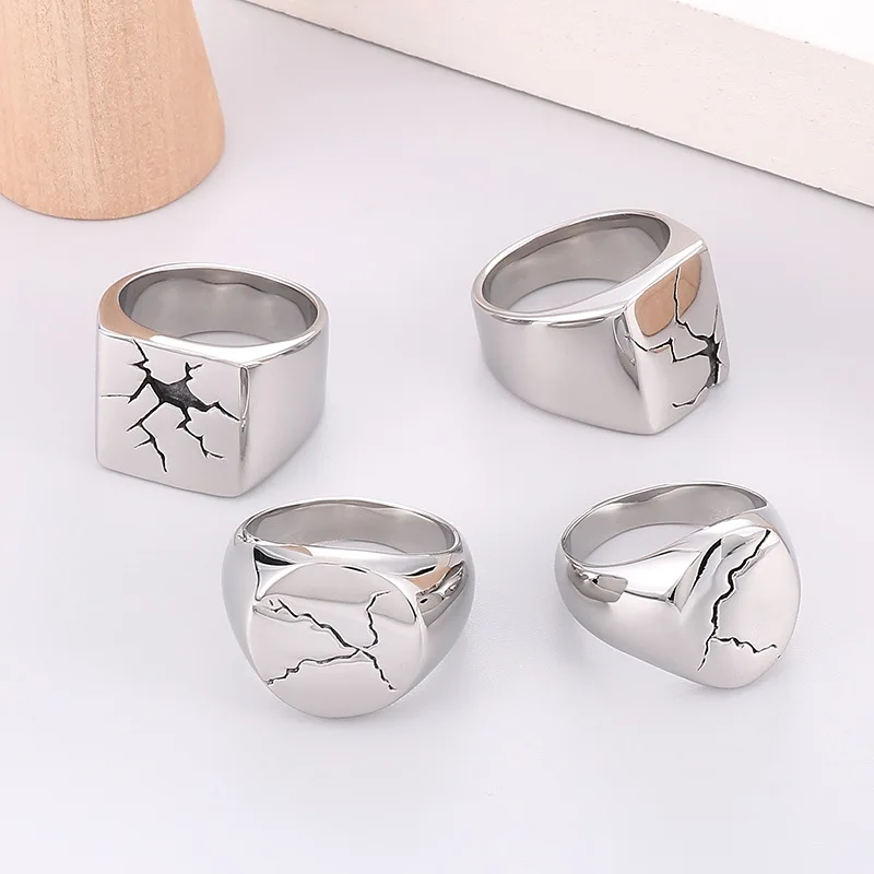 Trend stainless steel wide face pointing simple personality design smear crack round face men's ring
Trend stainless steel wide face pointing simple personality design smear crack round face men's ring