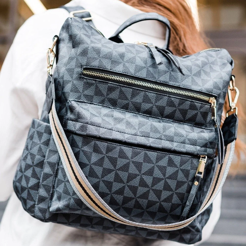 High Quality Luxury Pu Vegan Leather Plaid Print Girl College Computer Back Pack Bag Women Travel Leisure Bag With Stripe Strap
High Quality Luxury Pu Vegan Leather Plaid Print Girl College Computer Back Pack Bag Women Travel Leisure Bag With Stripe Strap