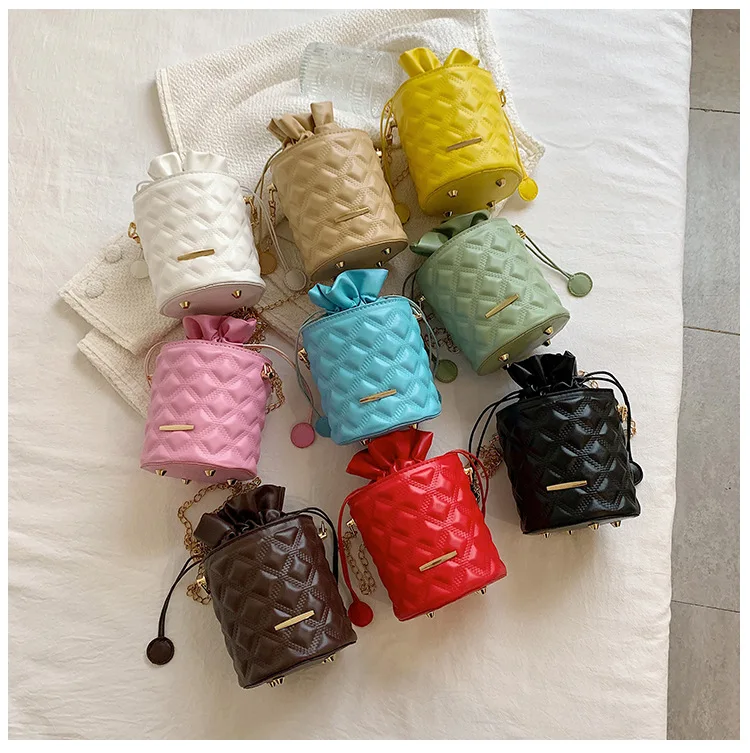 D12903 2021 Fashionable rhomboid pattern chain leather drawstring girls bucket bags women handbags for women
D12903 2021 Fashionable rhomboid pattern chain leather drawstring girls bucket bags women handbags for women
