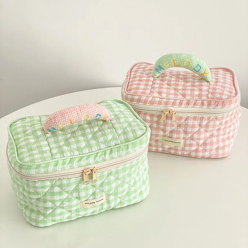 2022 Lattice Cosmetic Bag Cute Style Portable Storage Box Toiletry Pouch Travel Outdoor Home
2022 Lattice Cosmetic Bag Cute Style Portable Storage Box Toiletry Pouch Travel Outdoor Home