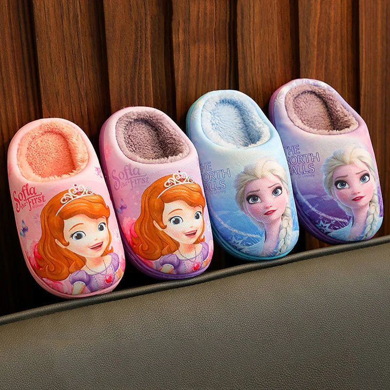 Children's Winter Cotton Slippers Boys and Girls Cute Cartoon Home Plush Slippers Warm and Non Slip Baby Slippers
Children's Winter Cotton Slippers Boys and Girls Cute Cartoon Home Plush Slippers Warm and Non Slip Baby Slippers