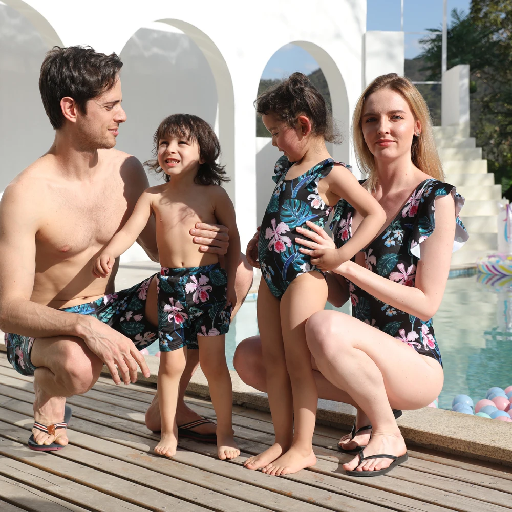 Family Beachwear & Swimwear Nylon Flower Printed Swimsuit Family Parent Child Swimsuit DGWL-2019
Family Beachwear & Swimwear Nylon Flower Printed Swimsuit Family Parent Child Swimsuit DGWL-2019