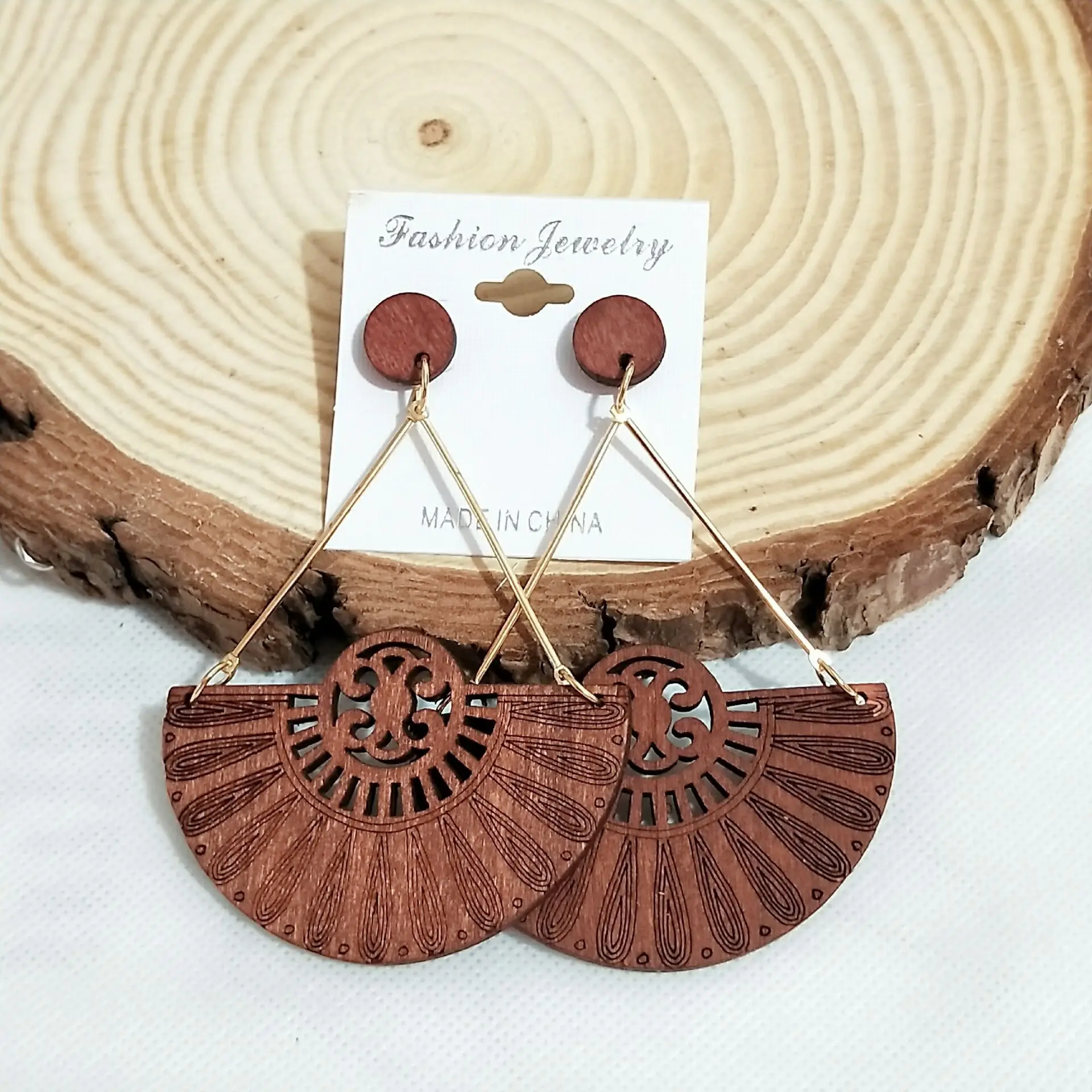 Vintage Fan Shaped Wooden Earrings Geometric Plain Half Circle Drop Earrings for Women
Vintage Fan Shaped Wooden Earrings Geometric Plain Half Circle Drop Earrings for Women