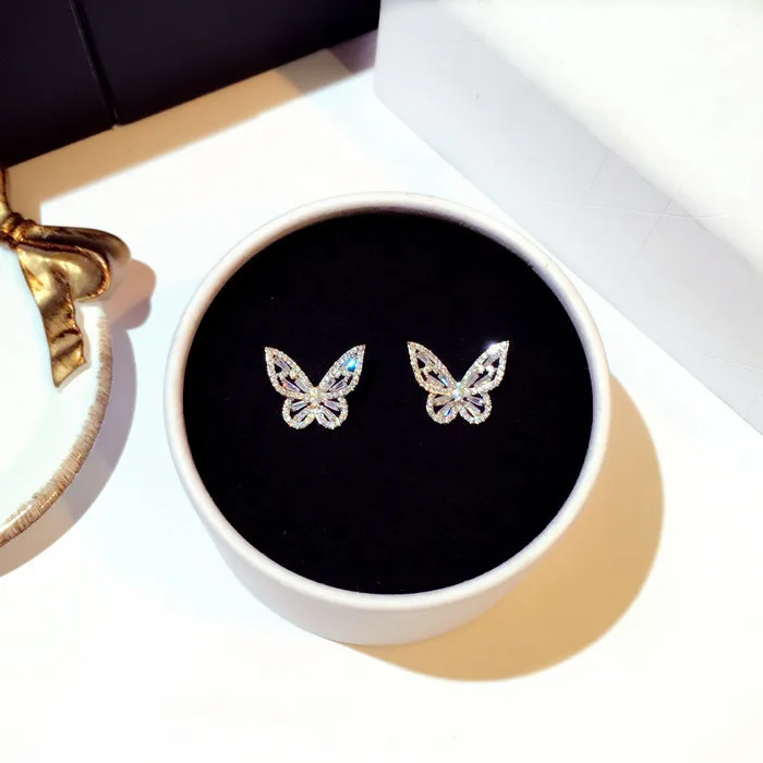 Newest Simple Personalized Bling Full Diamond Butterfly Stud Earrings 925 Sterling Silver Cubic Zircon Butterfly Stud Earrings
Newest Simple Personalized Bling Full Diamond Butterfly Stud Earrings 925 Sterling Silver Cubic Zircon Butterfly Stud Earrings
