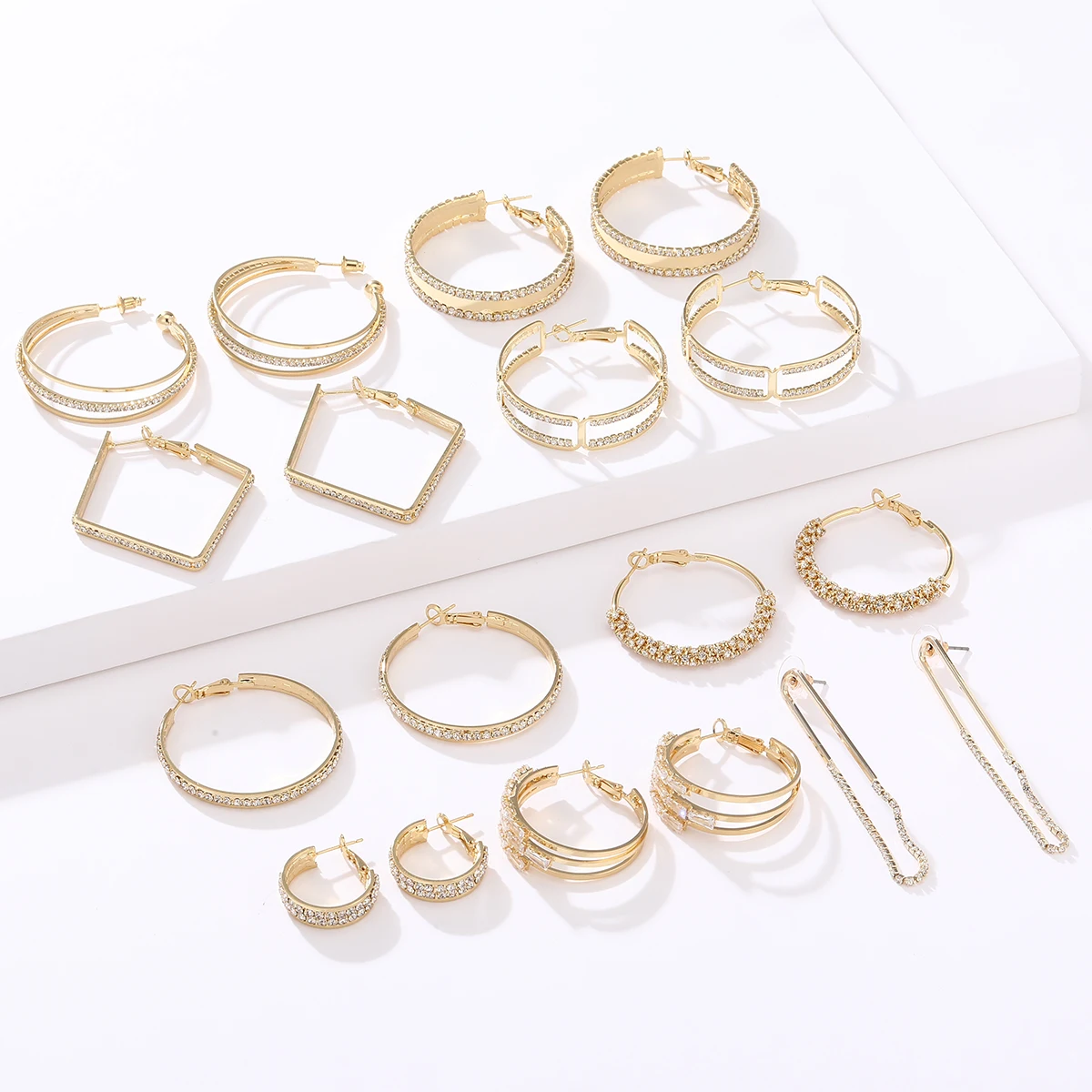 Amazon Hot Sale Diamond Hoop Earrings For Women 14K Real Gold Plated Brass Zircon Circle Huggies Geometric Earrings Wholesale
Amazon Hot Sale Diamond Hoop Earrings For Women 14K Real Gold Plated Brass Zircon Circle Huggies Geometric Earrings Wholesale