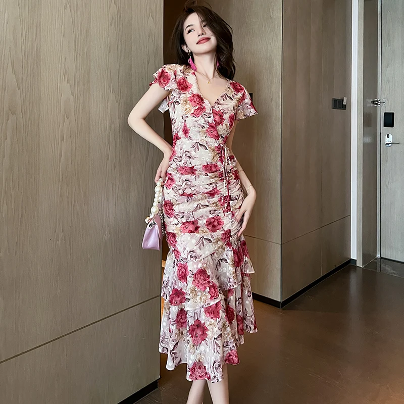 50108 2023 Summer Dress Quality V-Neck High Waist Floral Chiffon Drawstring Pleated Casual Long Fishtail Dress
50108 2023 Summer Dress Quality V-Neck High Waist Floral Chiffon Drawstring Pleated Casual Long Fishtail Dress