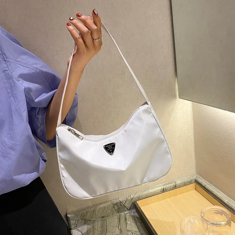 Small Bag Elegant Women's Bag Fashionable New Fashion Solid Color Fashionable Shoulder Bag
Small Bag Elegant Women's Bag Fashionable New Fashion Solid Color Fashionable Shoulder Bag